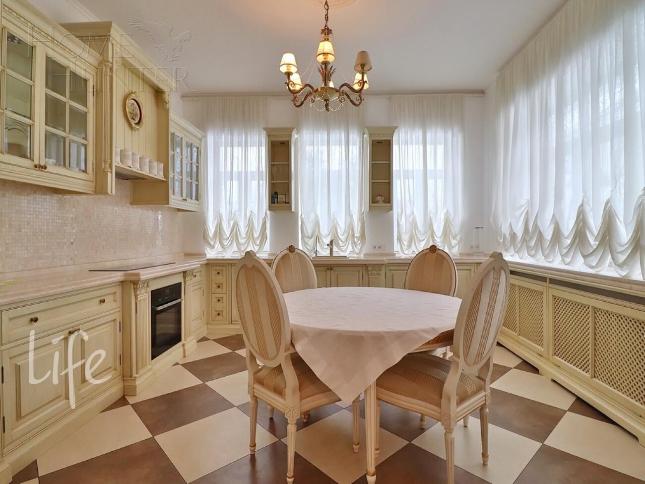 2-этажный коттедж 817 м² с отделкой