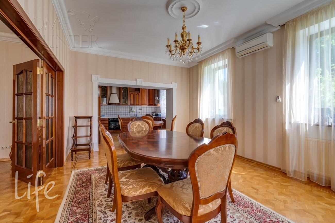 3-этажный коттедж 770 м² с отделкой