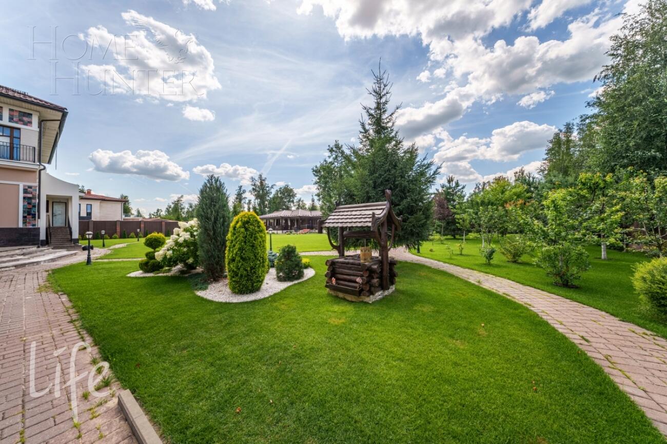 2-этажный коттедж 1 300 м² без отделки