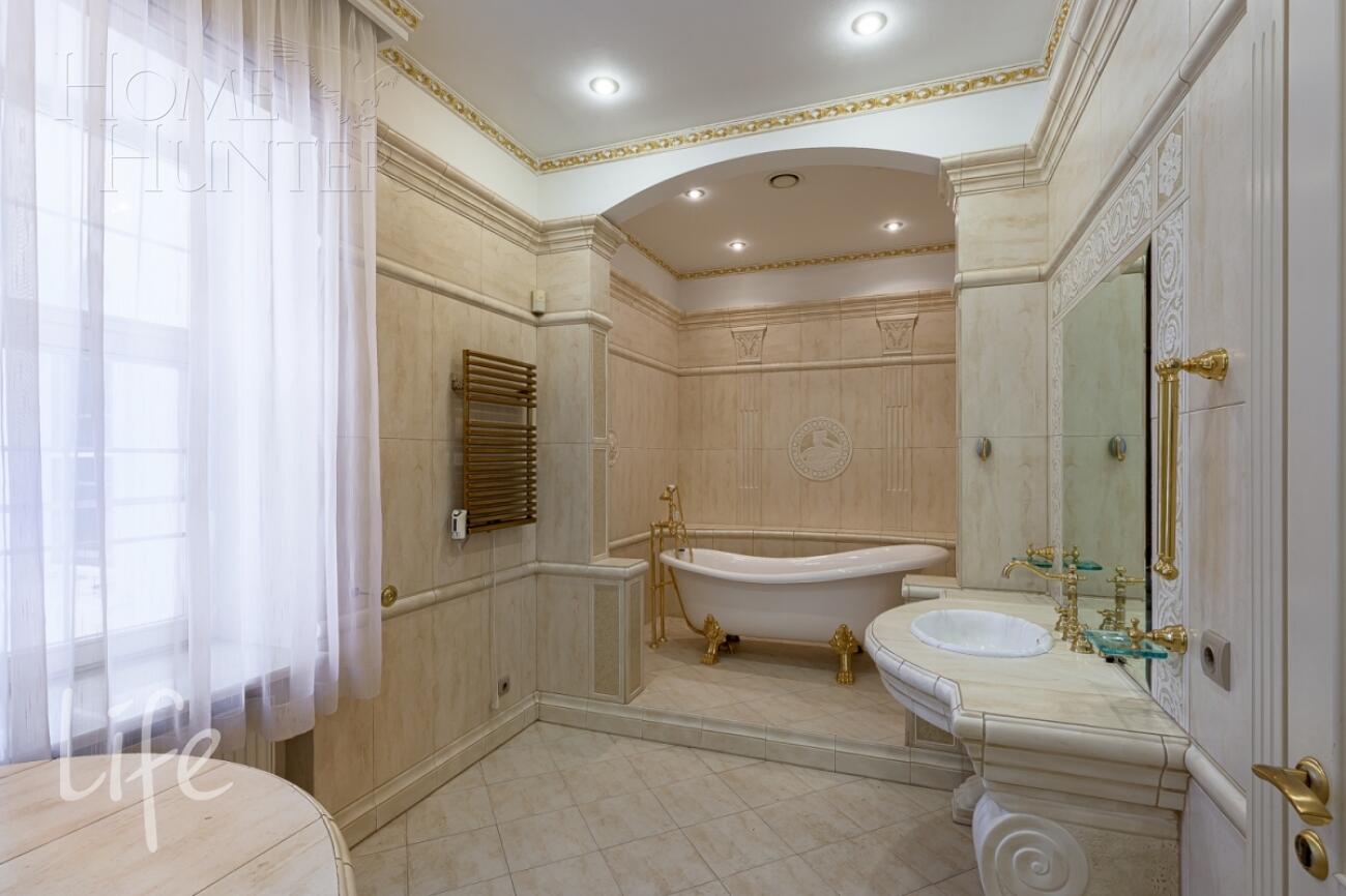 2-этажный коттедж 1 250 м² с отделкой