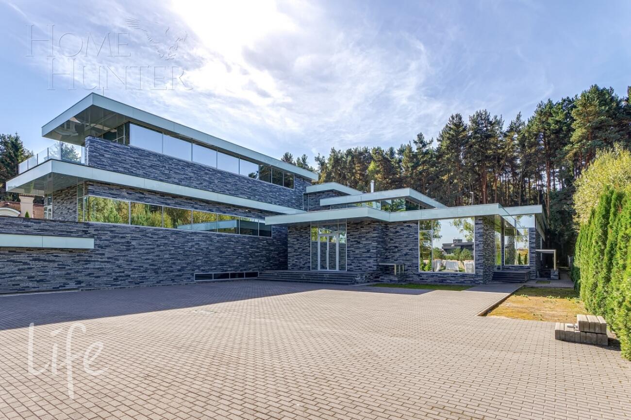 3-этажный коттедж 1 546 м² без отделки