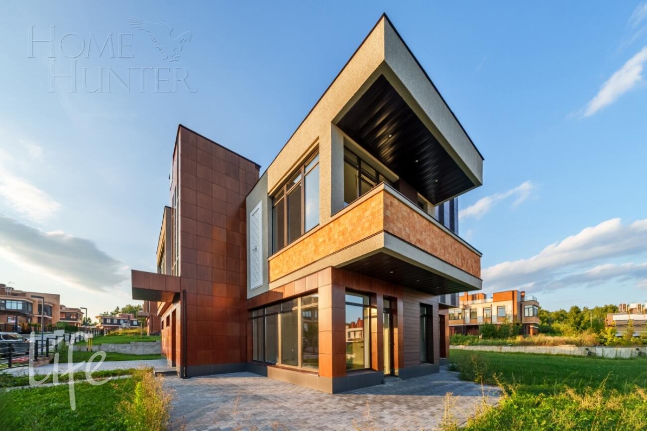 3-этажный коттедж 280 м² с отделкой