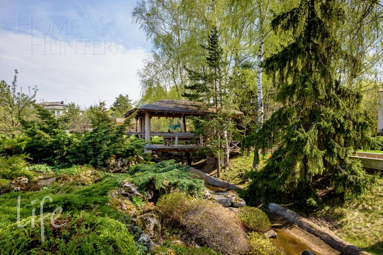 3-этажный коттедж 2 400 м² с отделкой