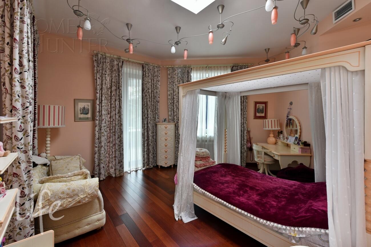 3-этажный коттедж 2 400 м² с отделкой