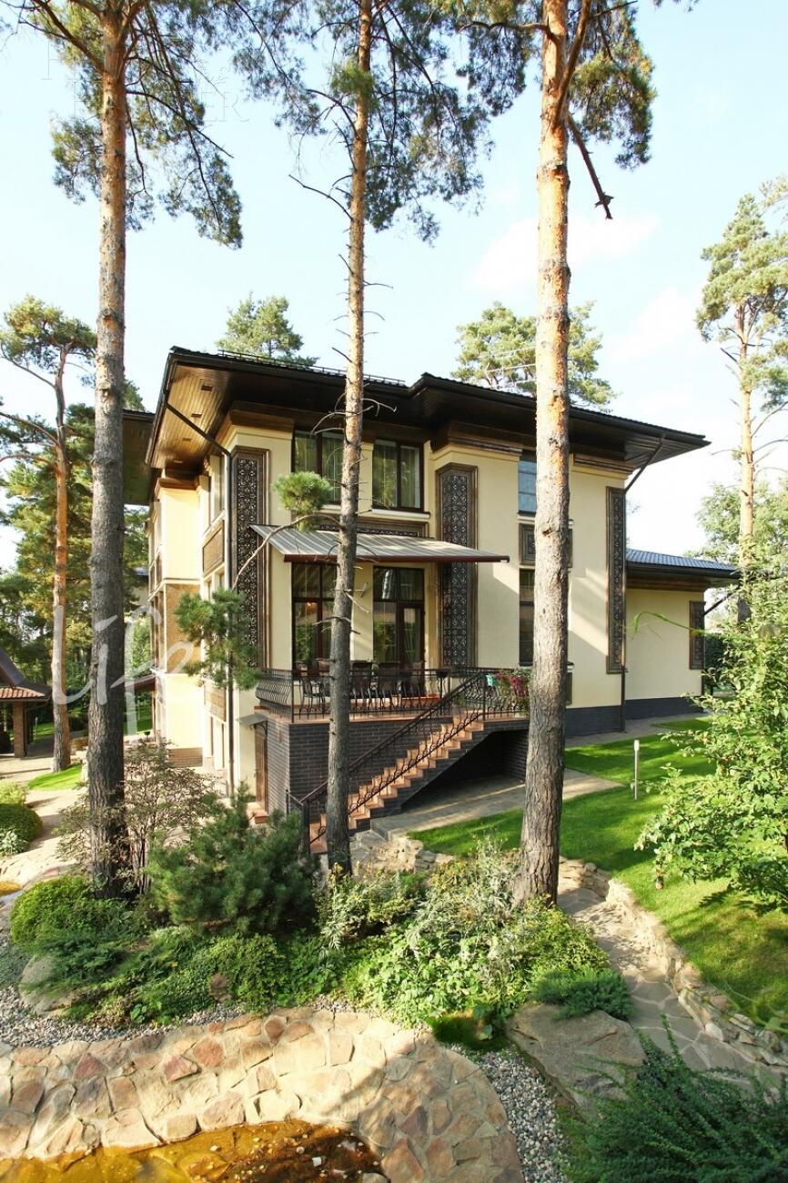 2-этажный коттедж 700 м² с отделкой