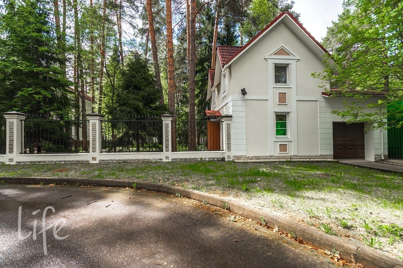 2-этажный коттедж 1 250 м² с отделкой