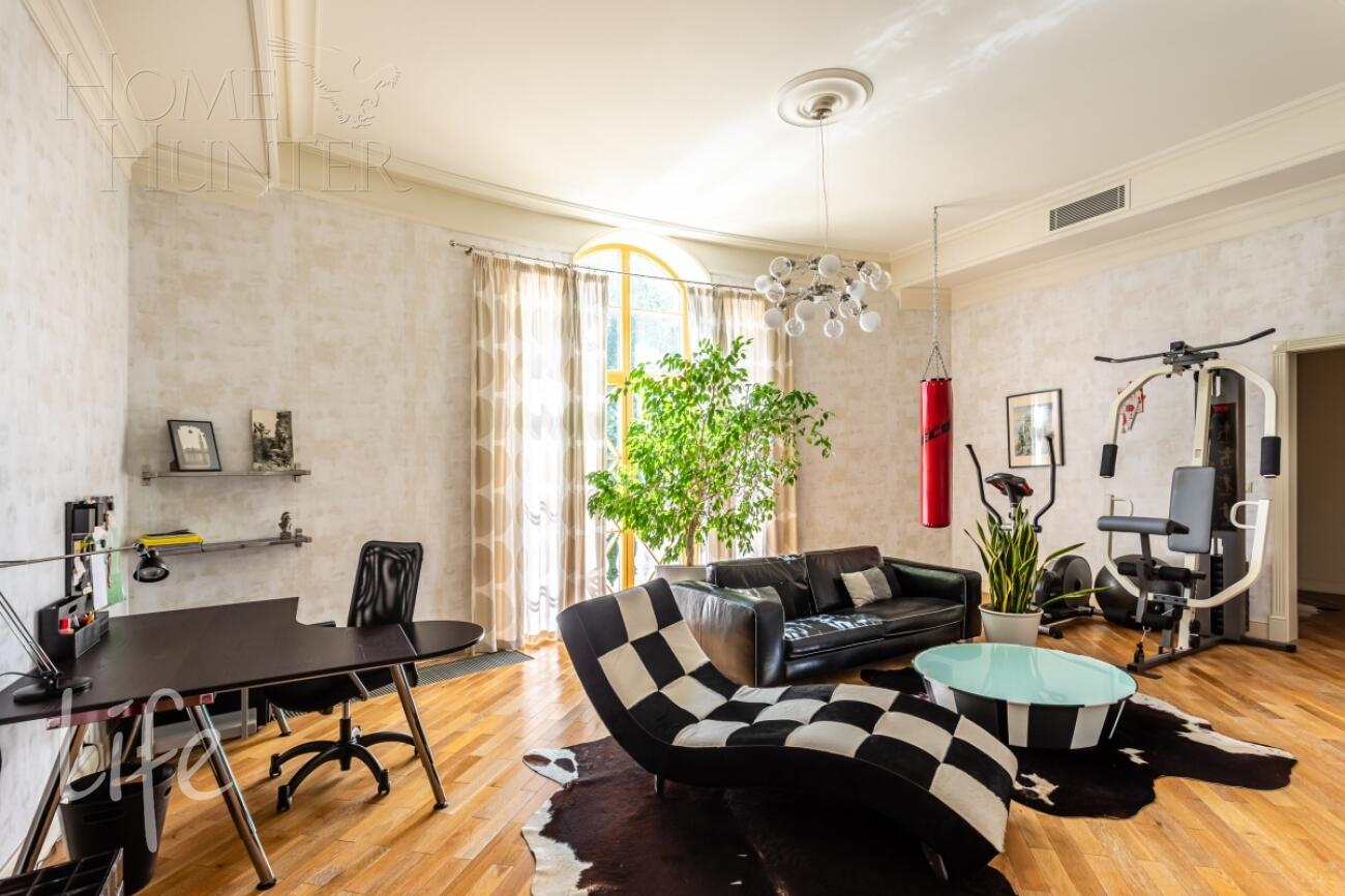 3-этажный коттедж 750 м² с отделкой