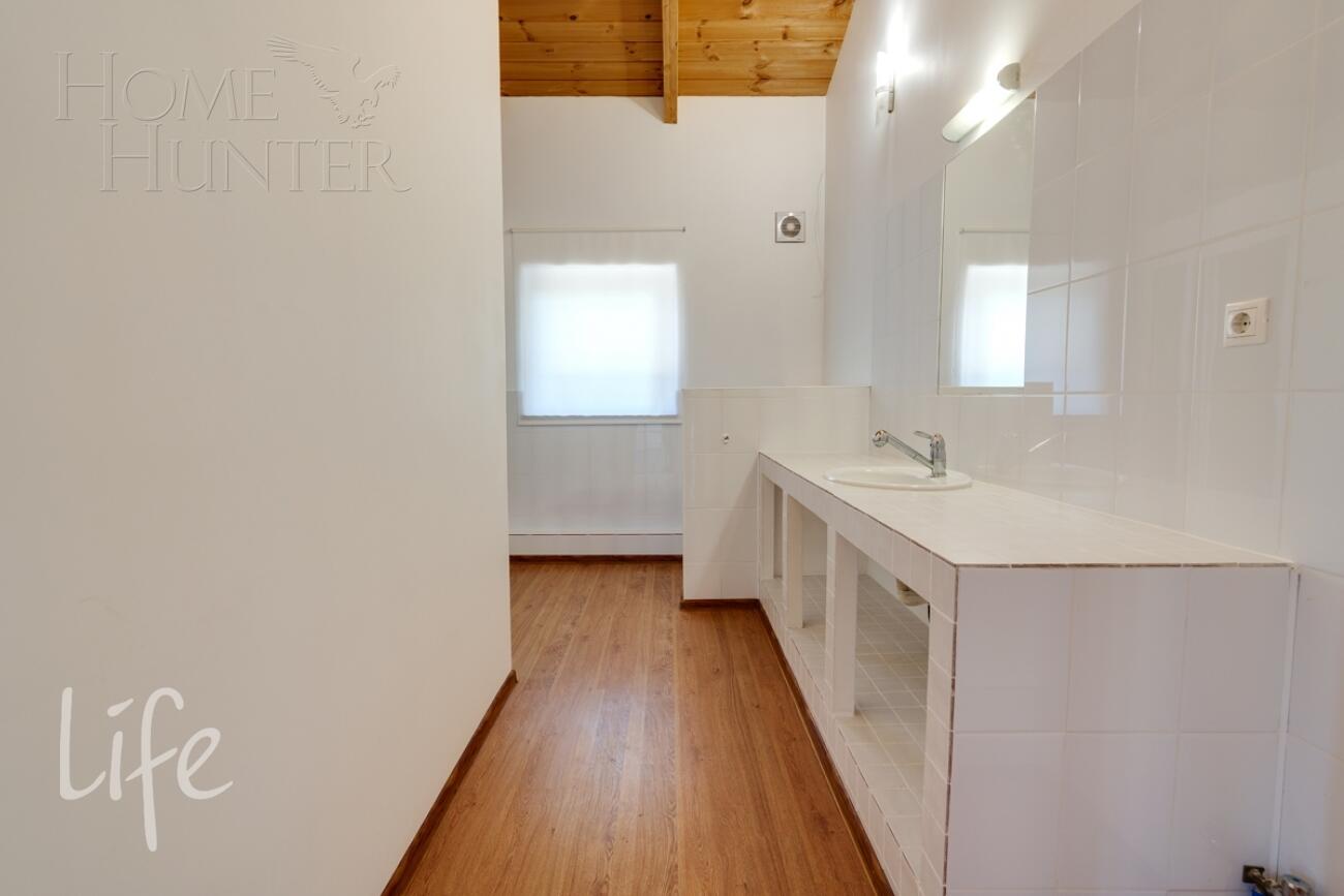 1-этажный коттедж 240 м² с отделкой