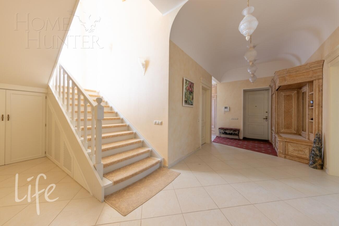 2-этажный коттедж 340 м² с отделкой