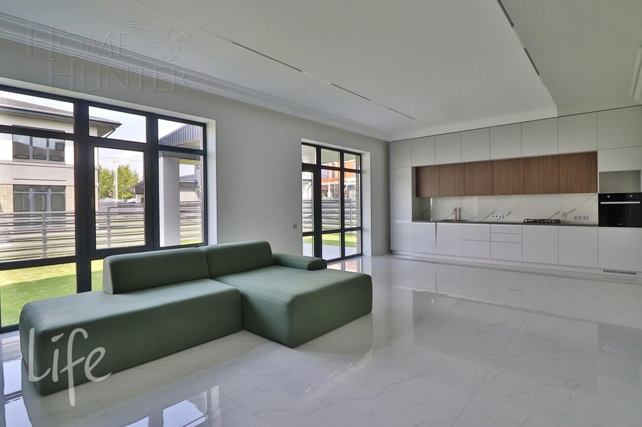 2-этажный коттедж 250 м² с отделкой