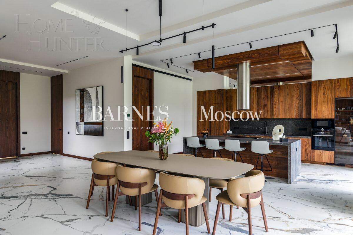 2-этажный коттедж 705 м² с отделкой