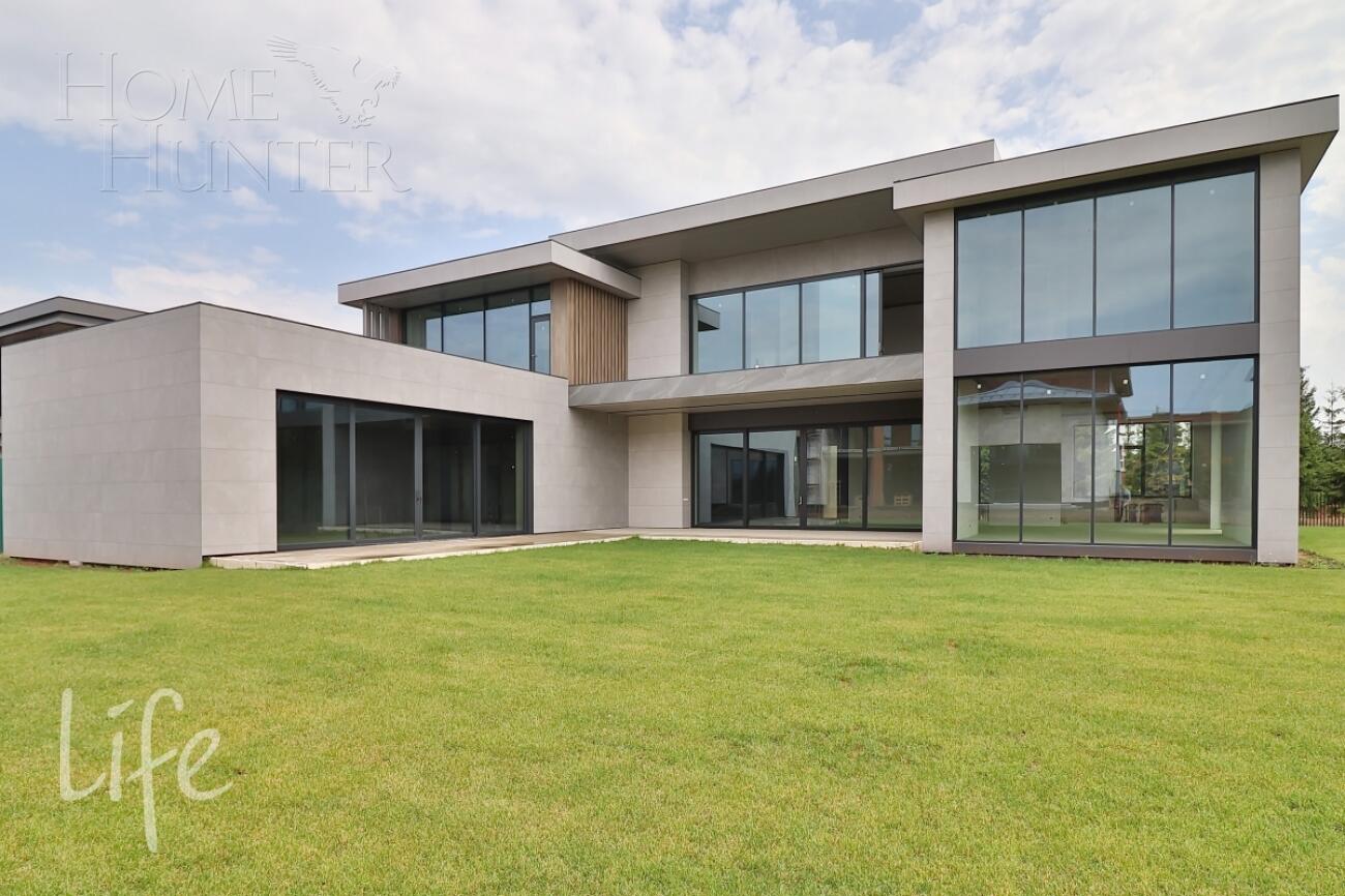 2-этажный коттедж 891 м² без отделки