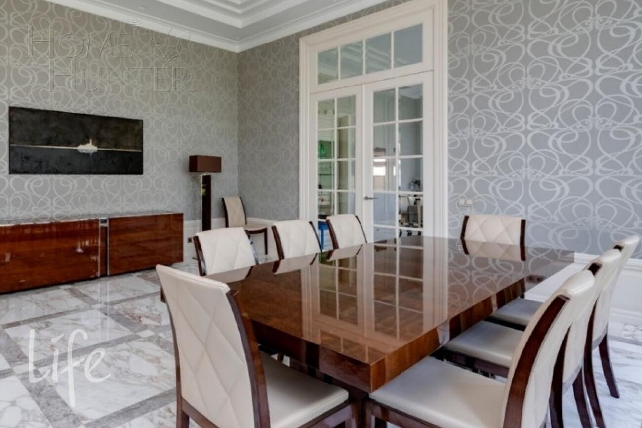 3-этажный коттедж 1 185 м² с отделкой