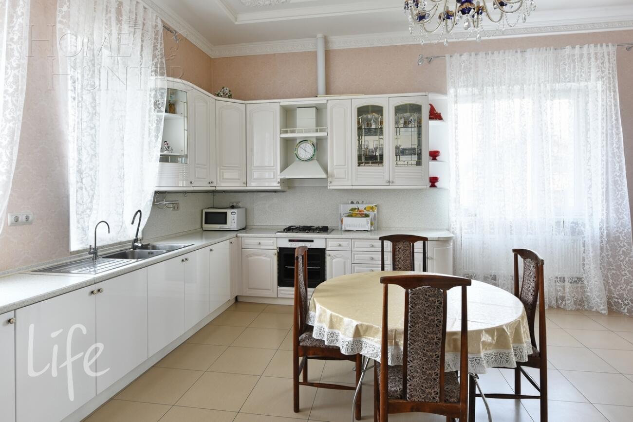 3-этажный коттедж 750 м² с отделкой