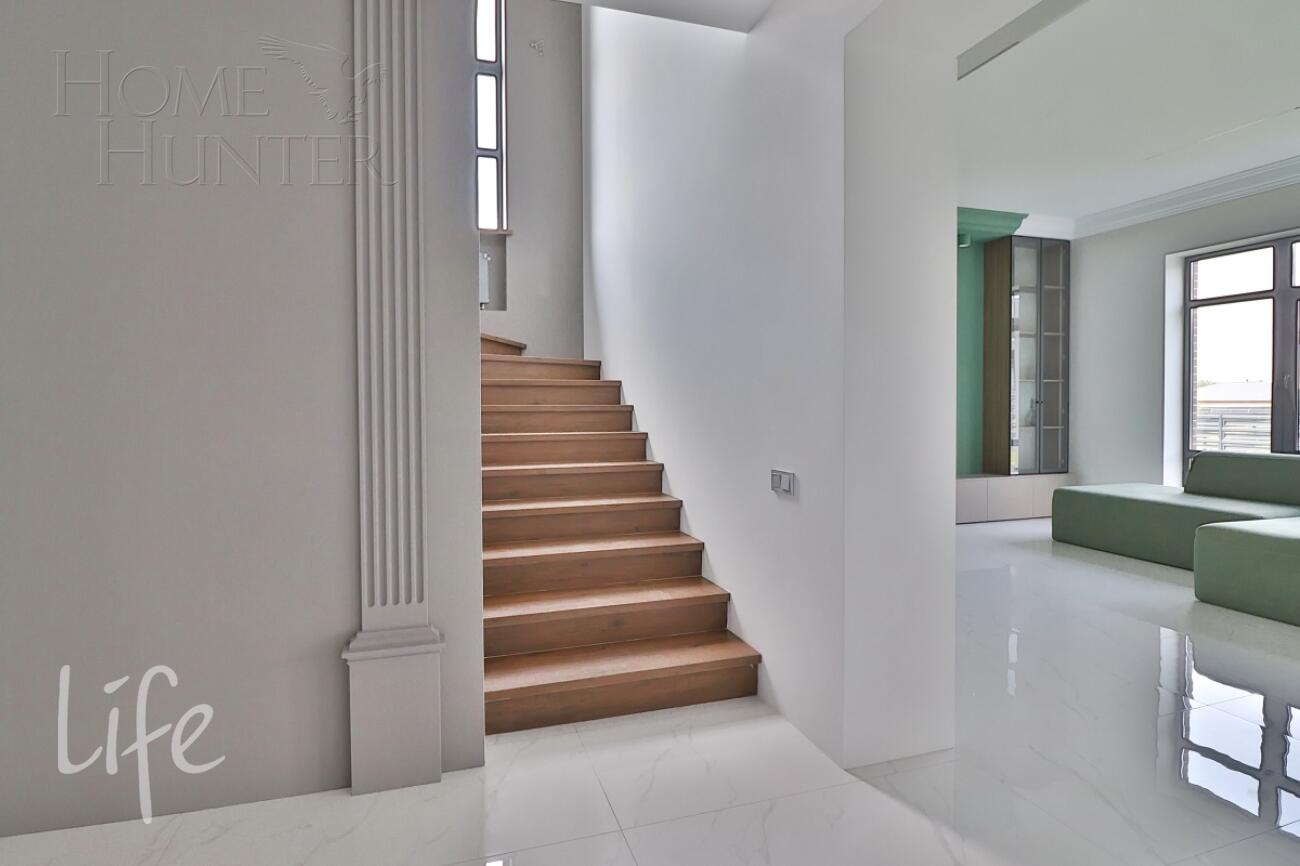 2-этажный коттедж 250 м² с отделкой