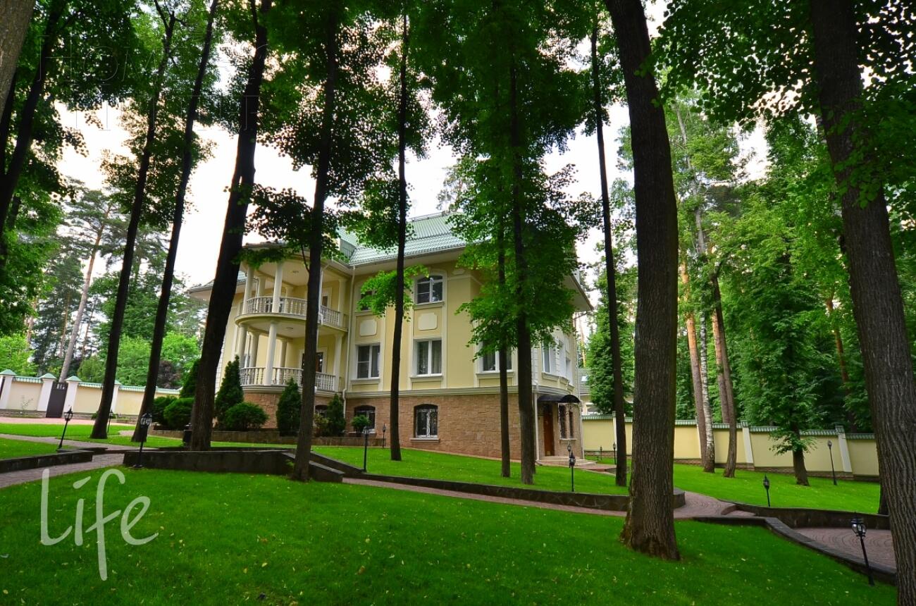 2-этажный коттедж 885 м² с отделкой