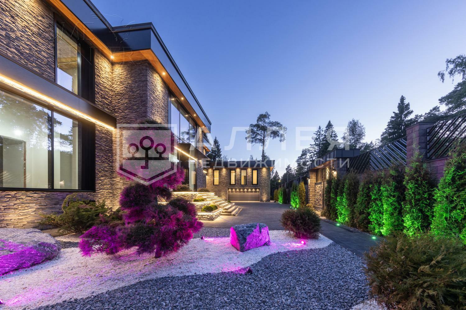 2-этажный коттедж 1 700 м² без отделки