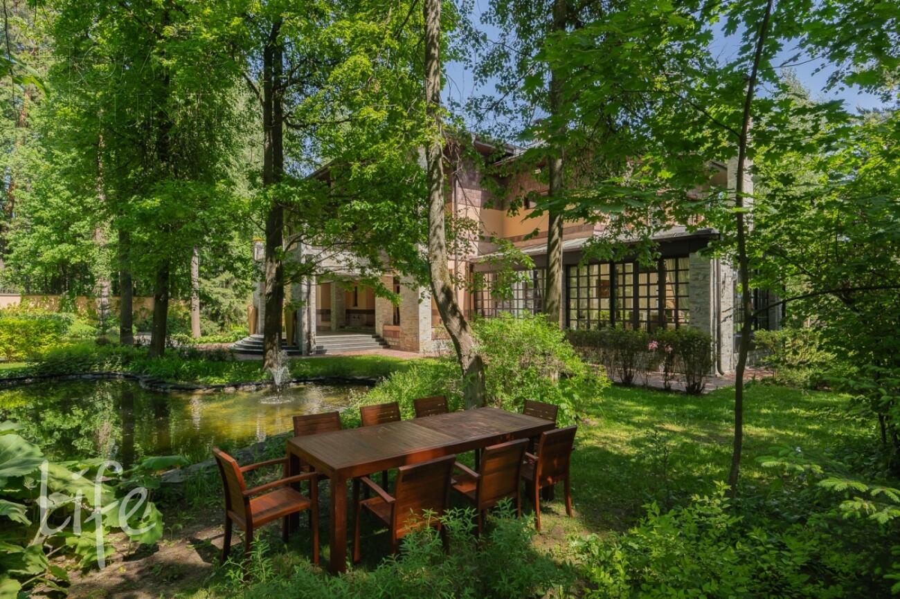 2-этажный коттедж 847 м² с отделкой