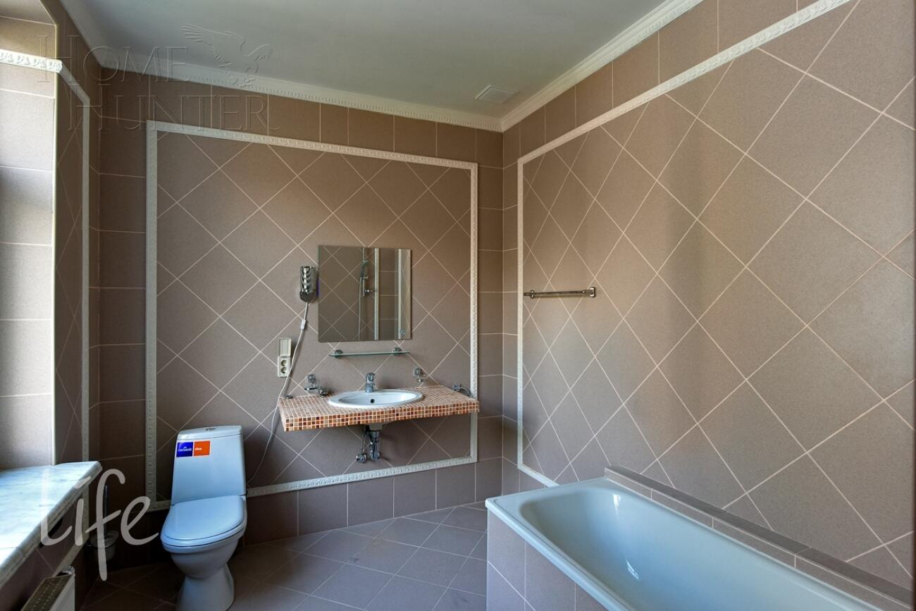 2-этажный коттедж 1 300 м² с отделкой