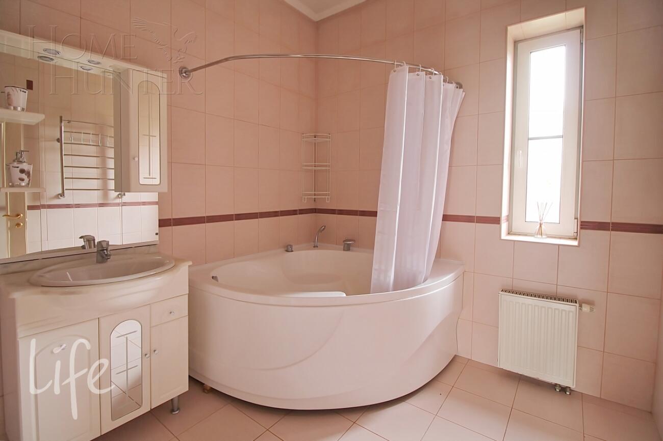 2-этажный коттедж 300 м² с отделкой