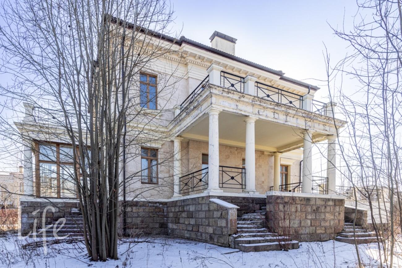 2-этажный коттедж 680 м² без отделки