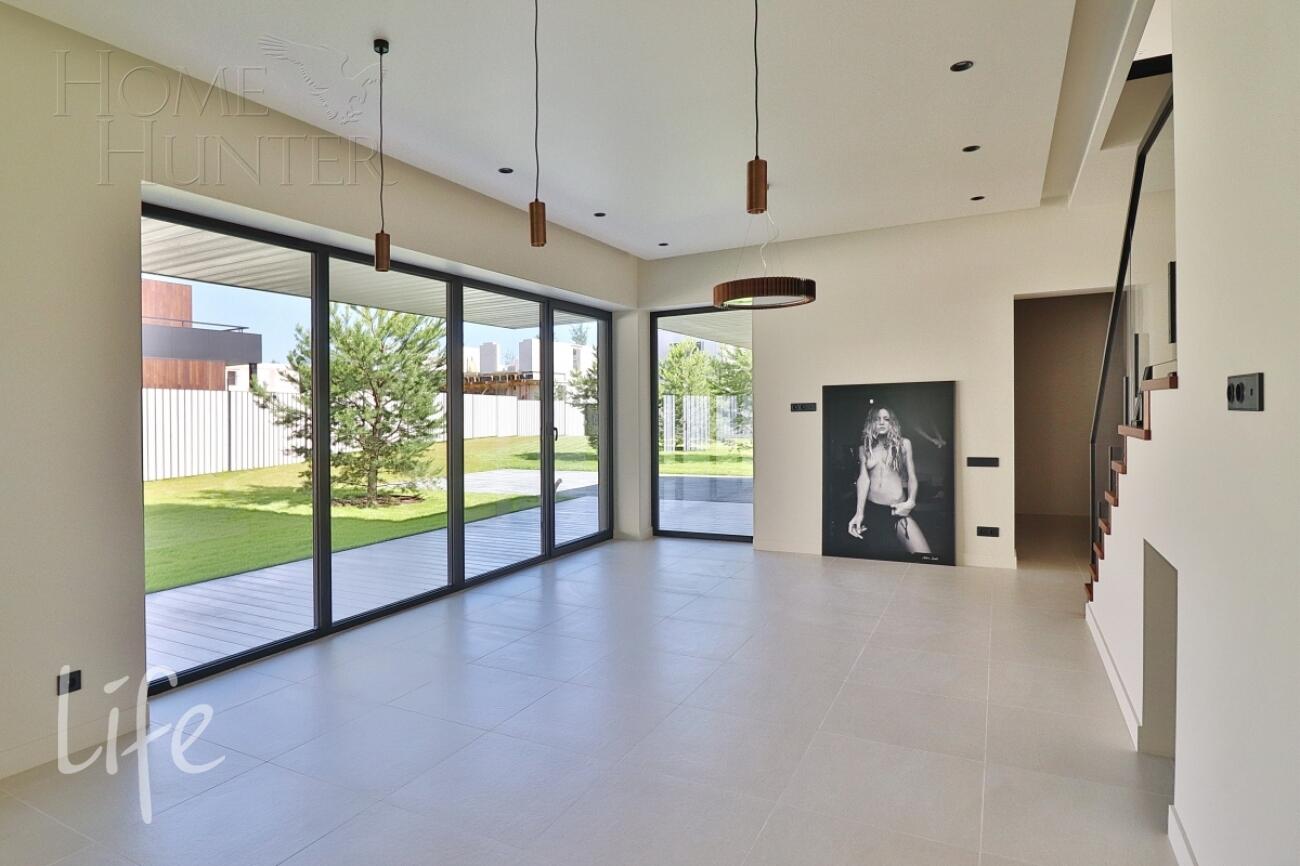 2-этажный коттедж 339 м² с отделкой