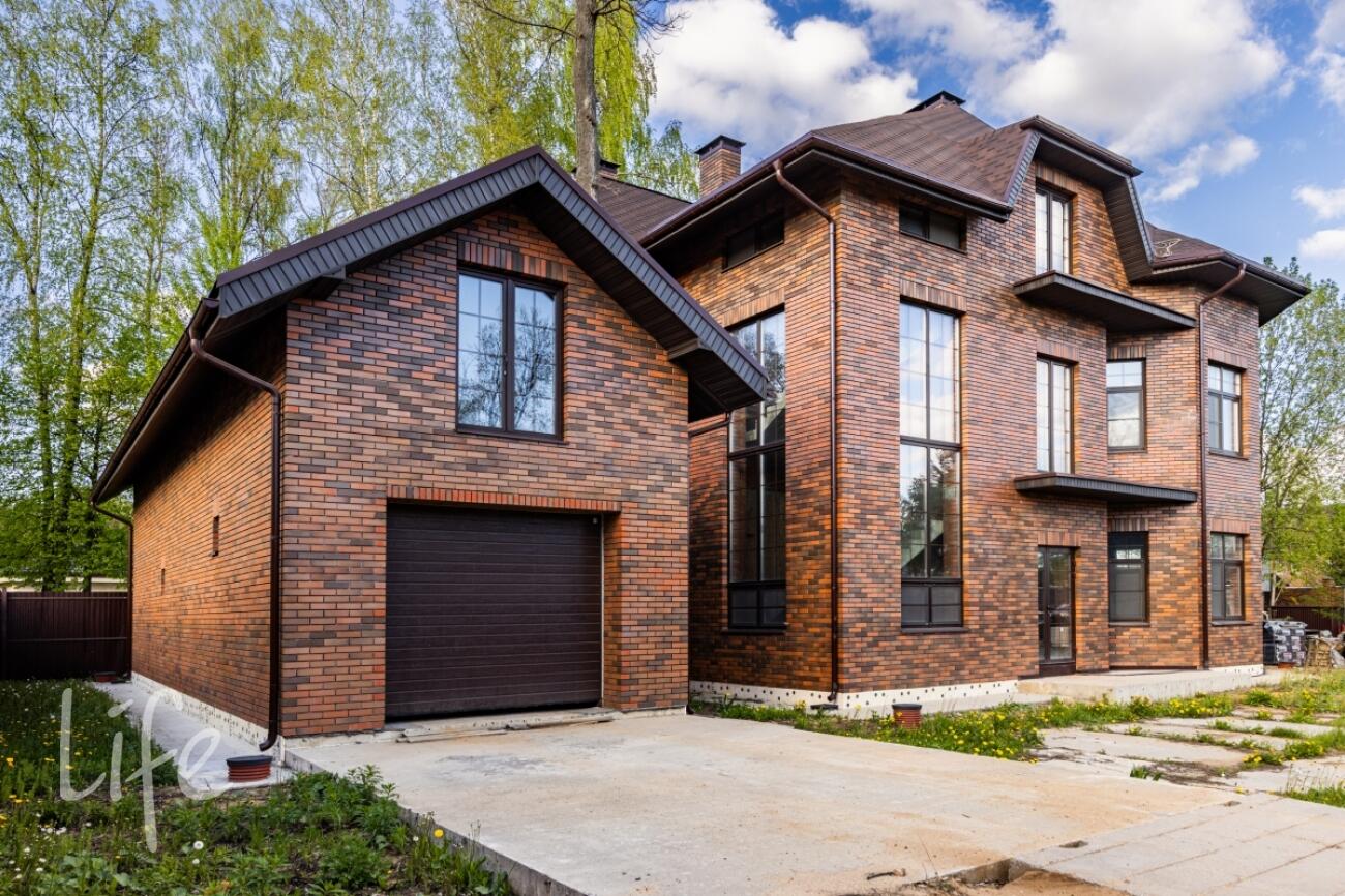 3-этажный коттедж 600 м² без отделки