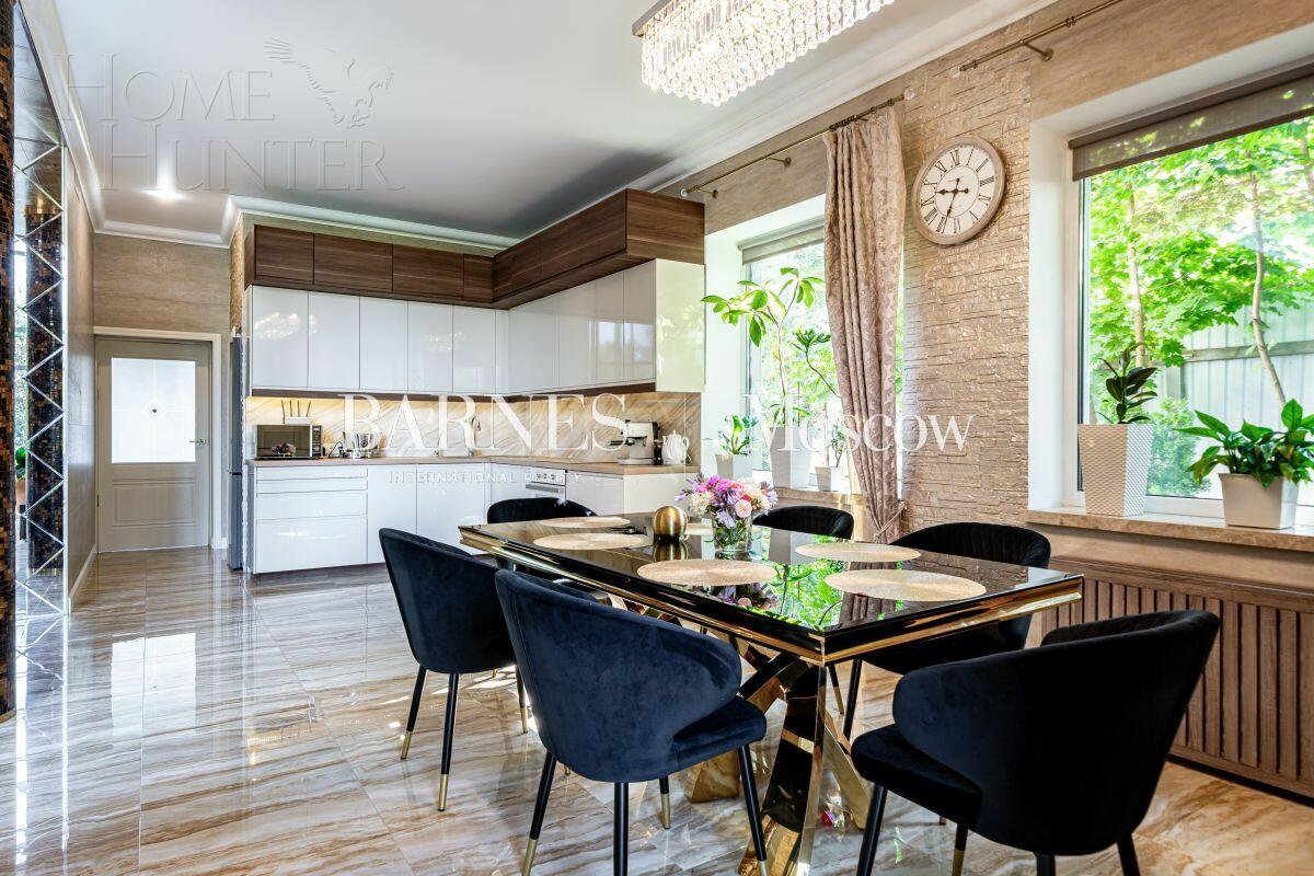 2-этажный коттедж 328 м² с отделкой