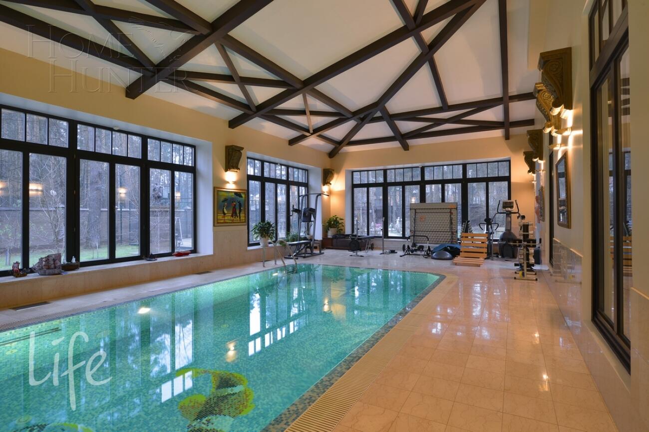 2-этажный коттедж 1 400 м² с отделкой