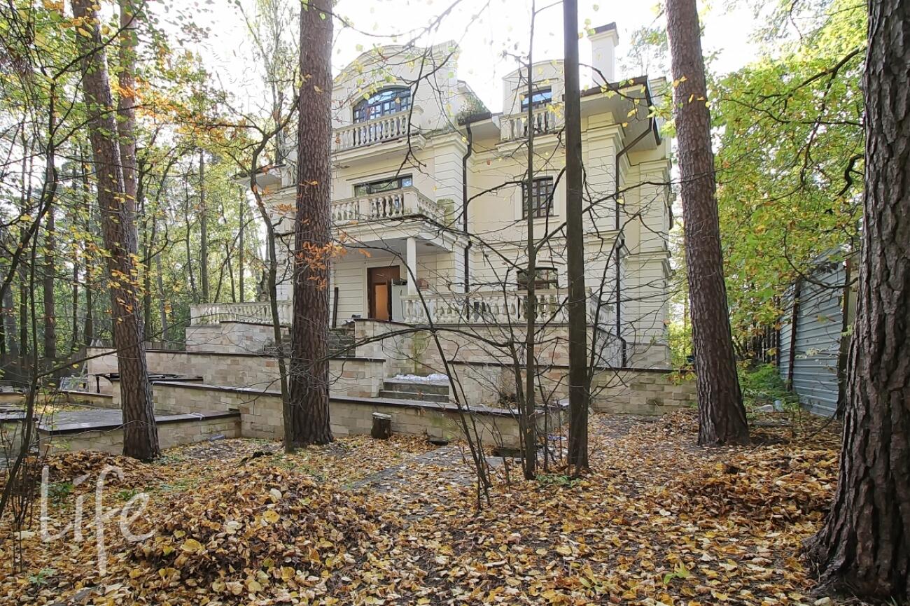 2-этажный коттедж 900 м² без отделки