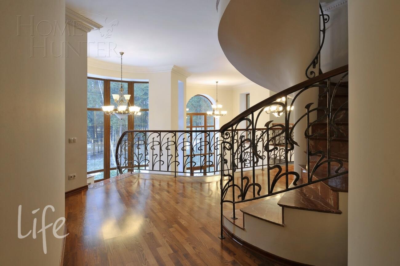 2-этажный коттедж 1 500 м² с отделкой