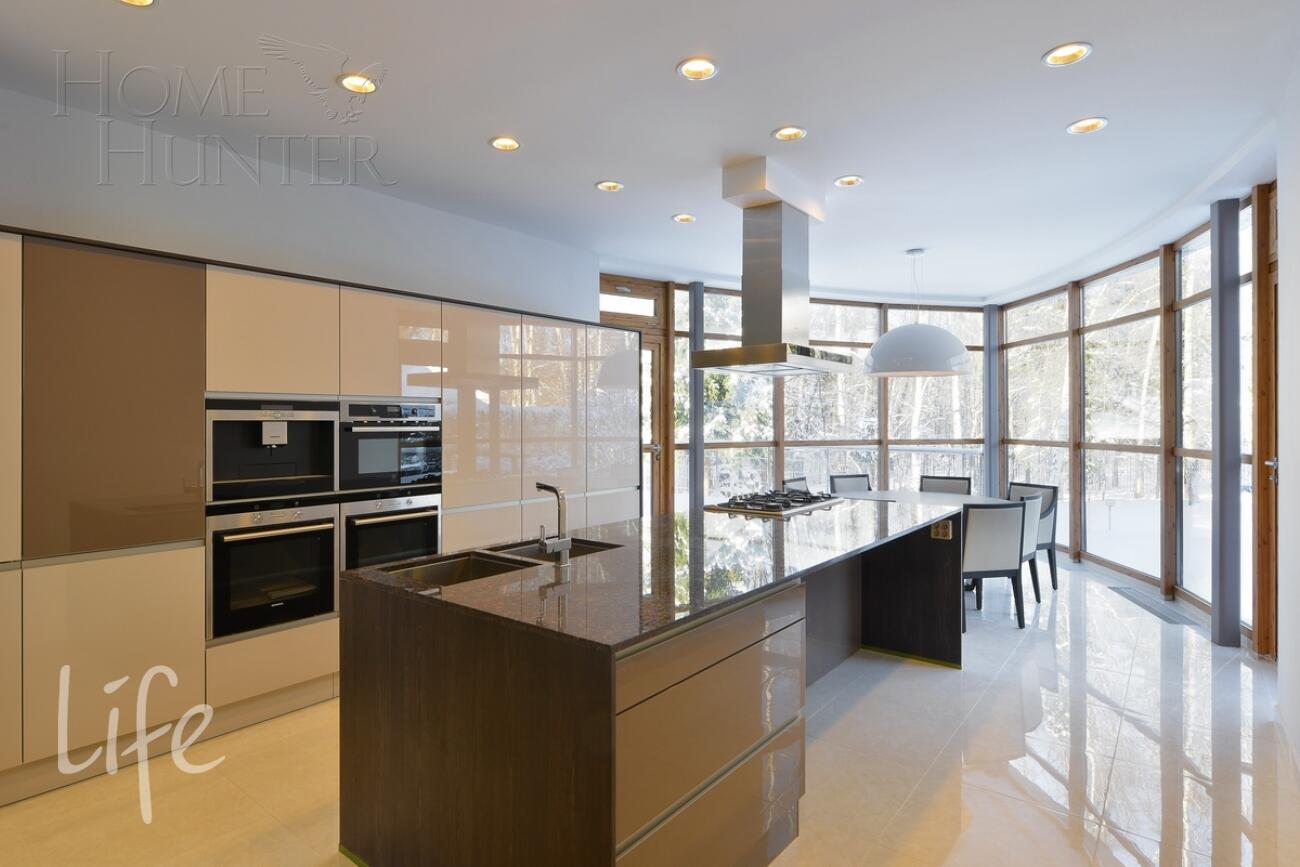 2-этажный коттедж 650 м² с отделкой