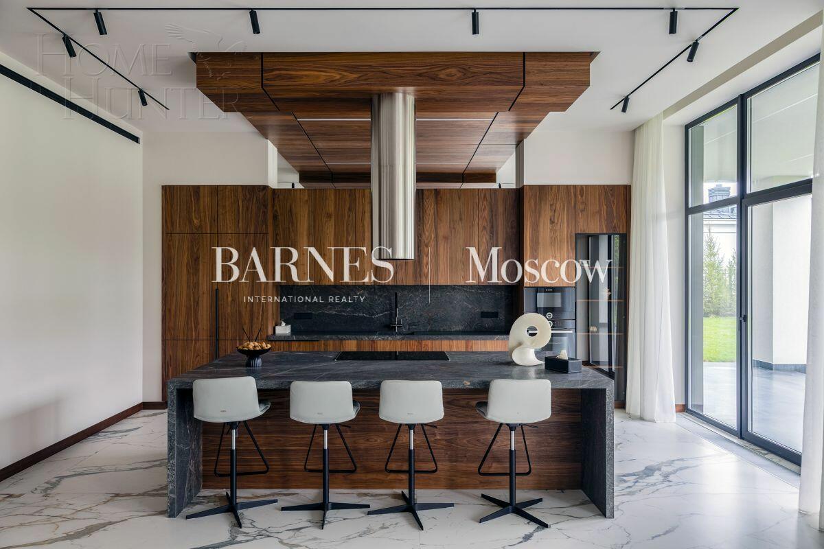 2-этажный коттедж 705 м² с отделкой