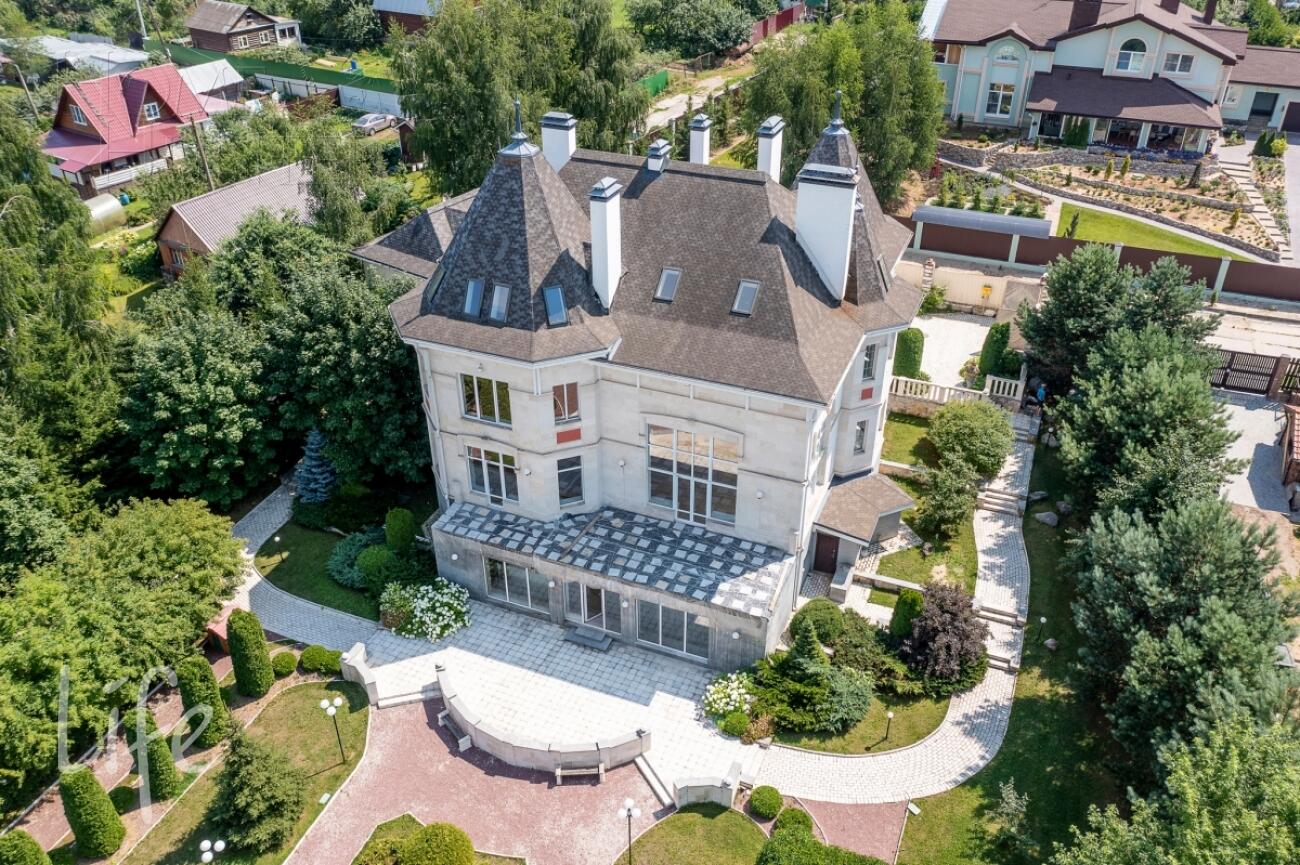 2-этажный коттедж 800 м² с отделкой