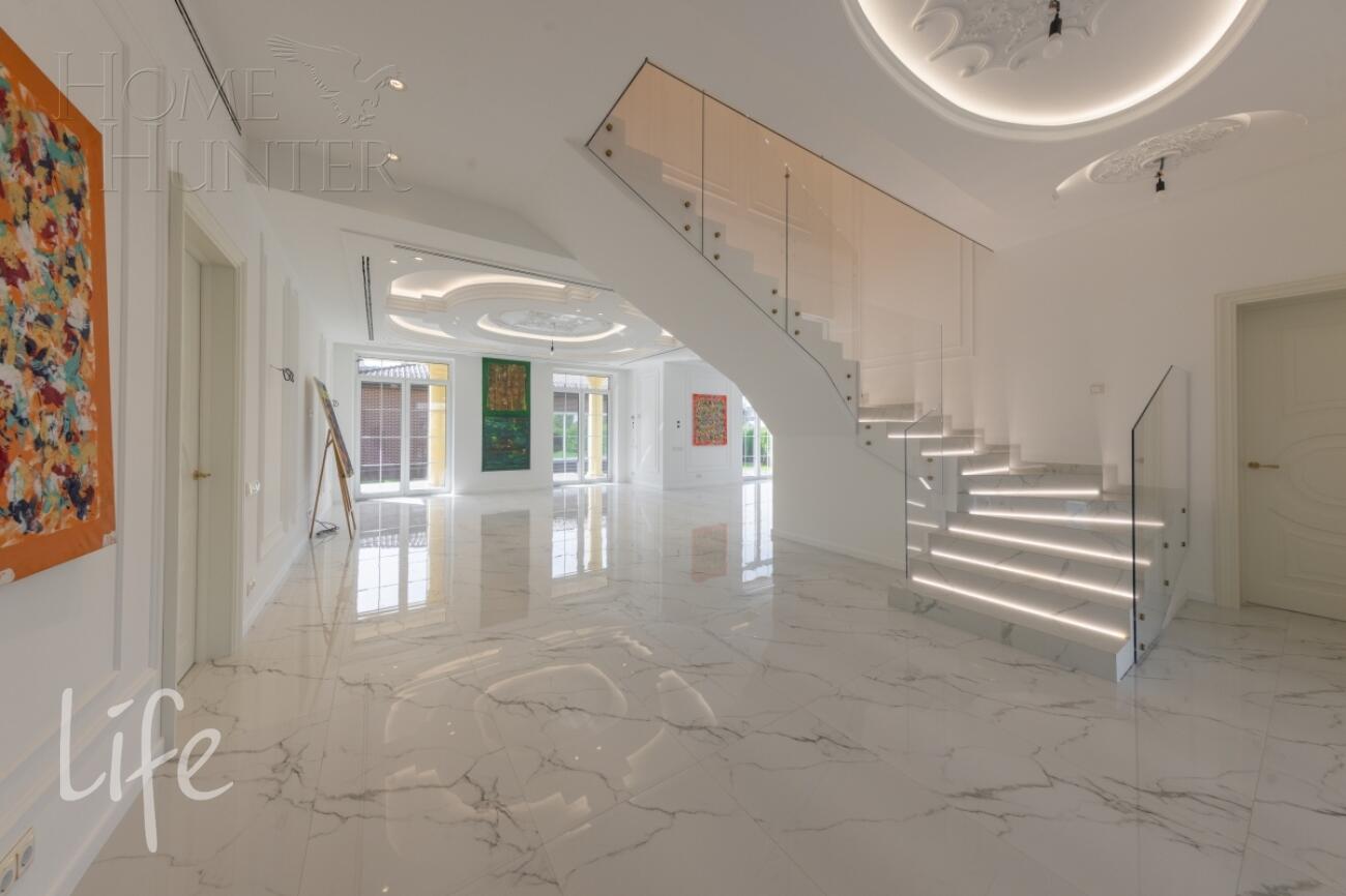 2-этажный коттедж 900 м² с отделкой