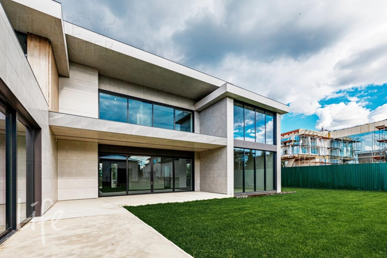 2-этажный коттедж 891 м² без отделки