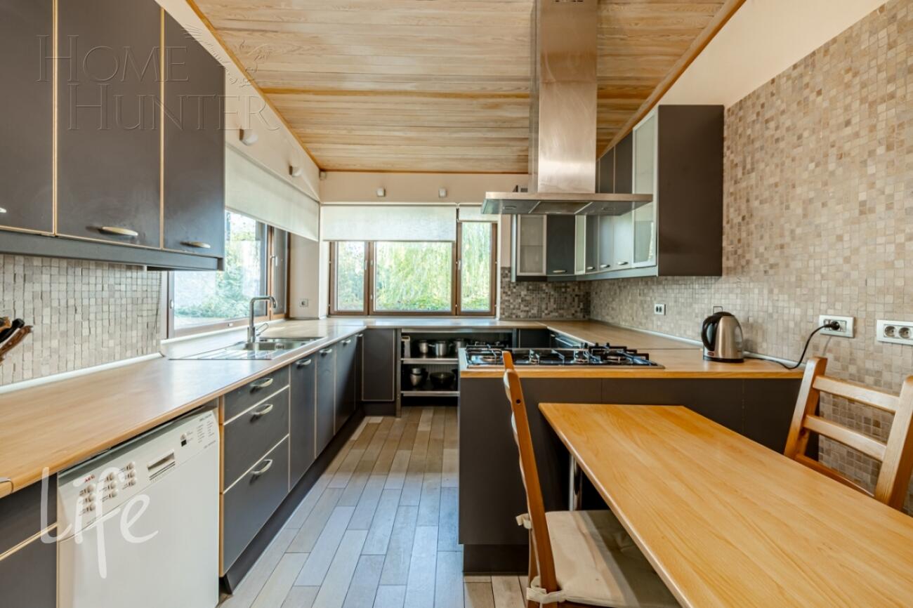 2-этажный коттедж 1 375 м² с отделкой