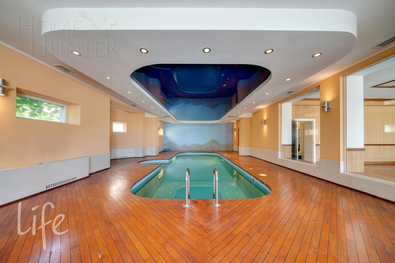 2-этажный коттедж 800 м² с отделкой