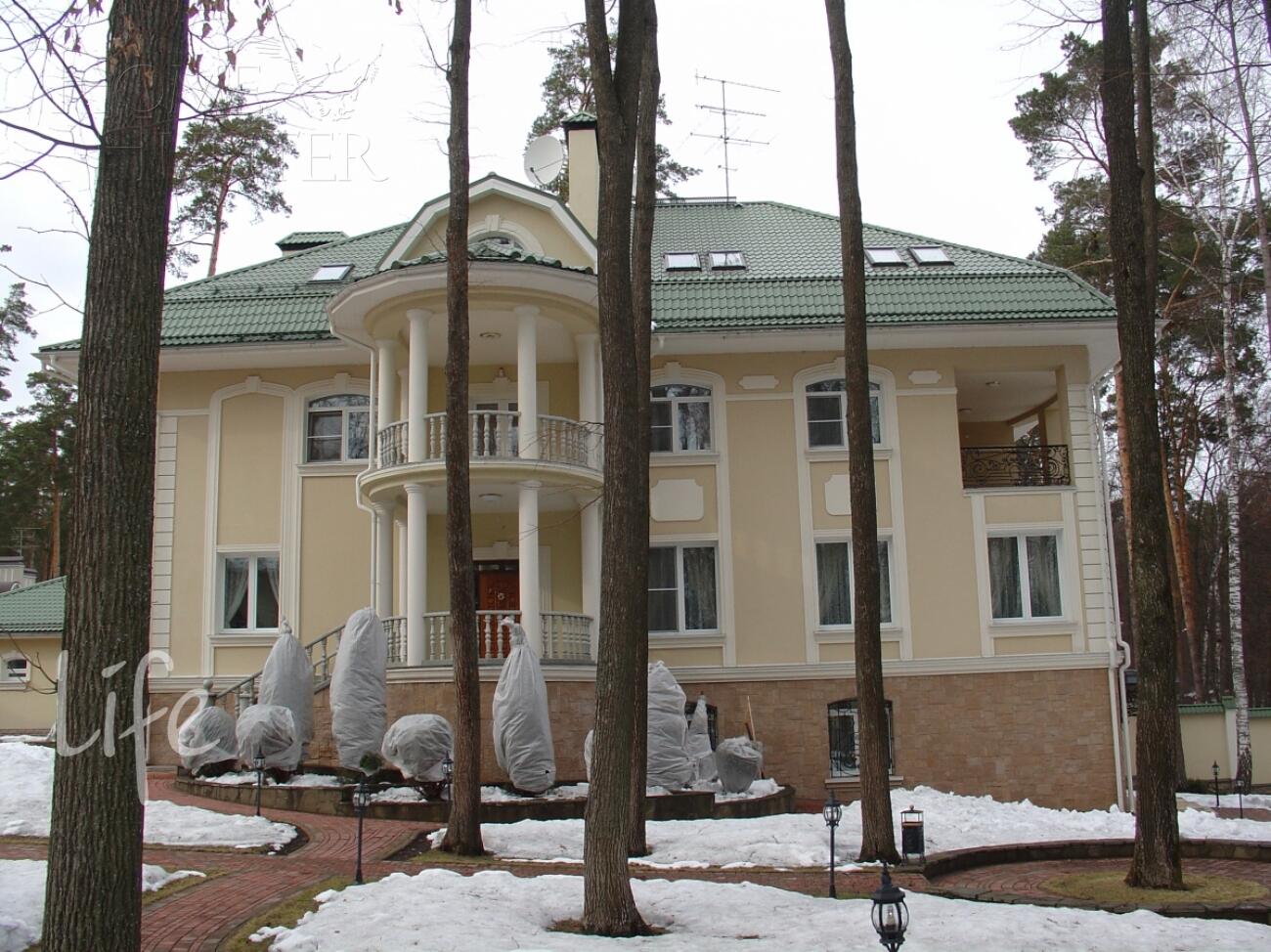 2-этажный коттедж 885 м² с отделкой