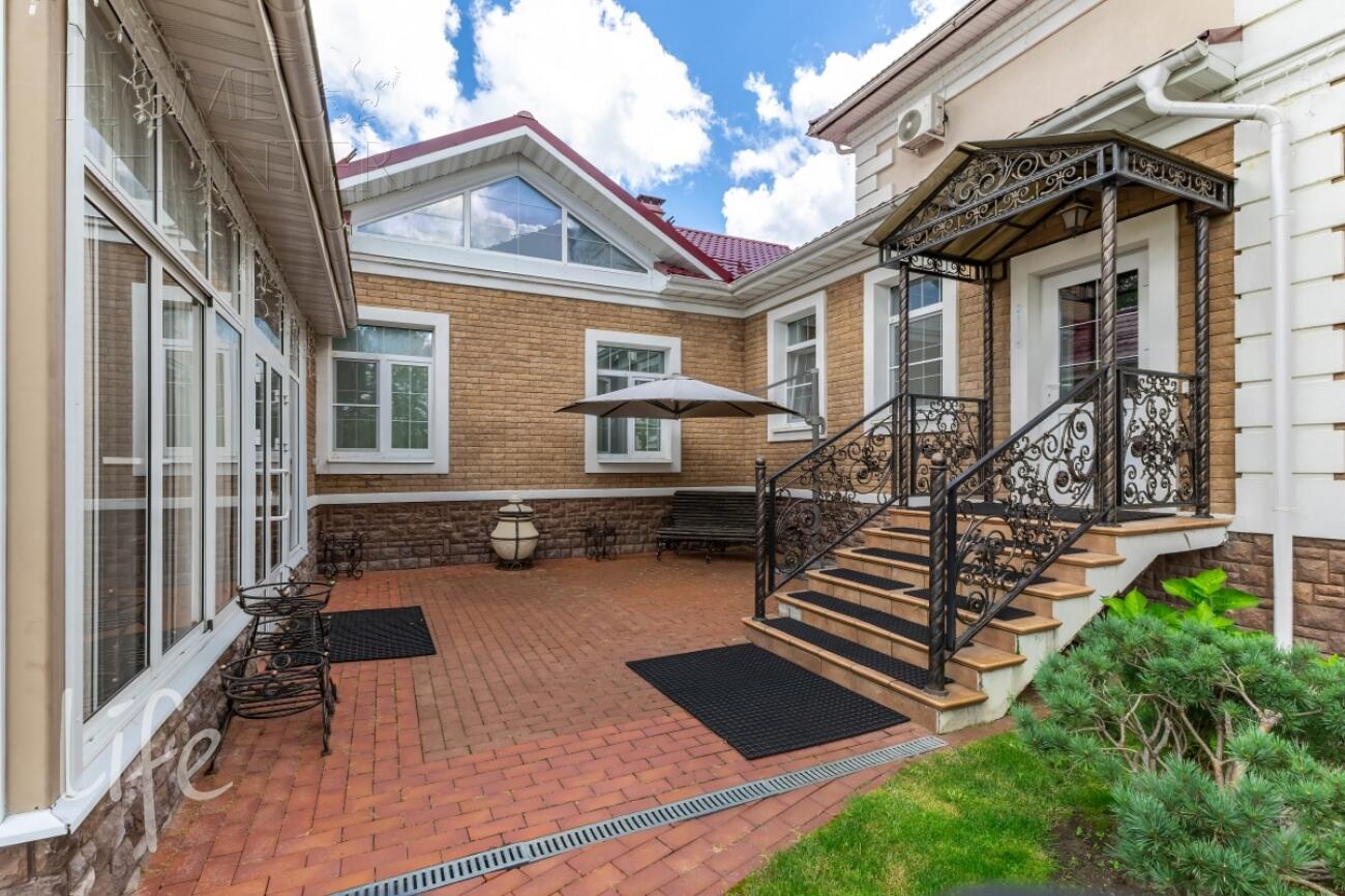 2-этажный коттедж 498 м² с отделкой