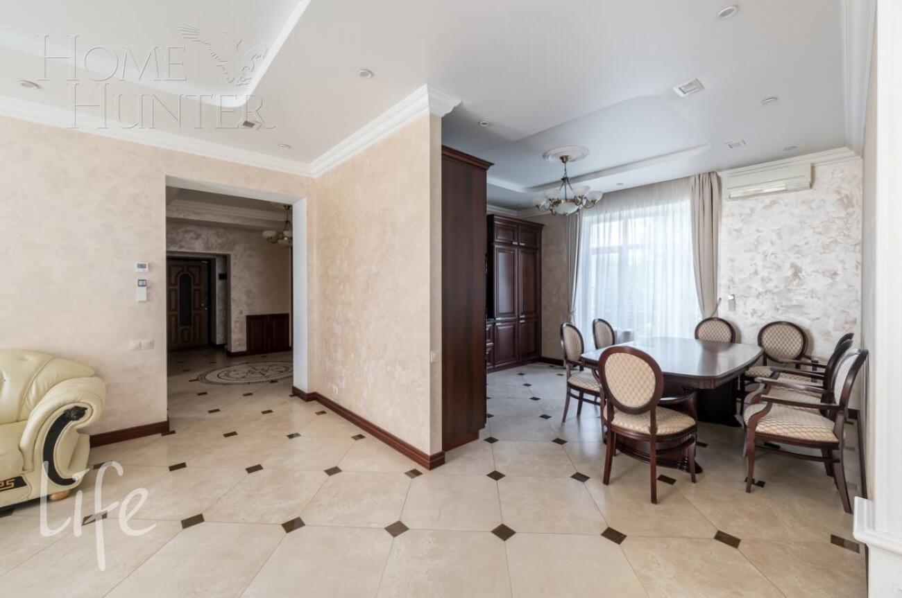 2-этажный коттедж 250 м² с отделкой