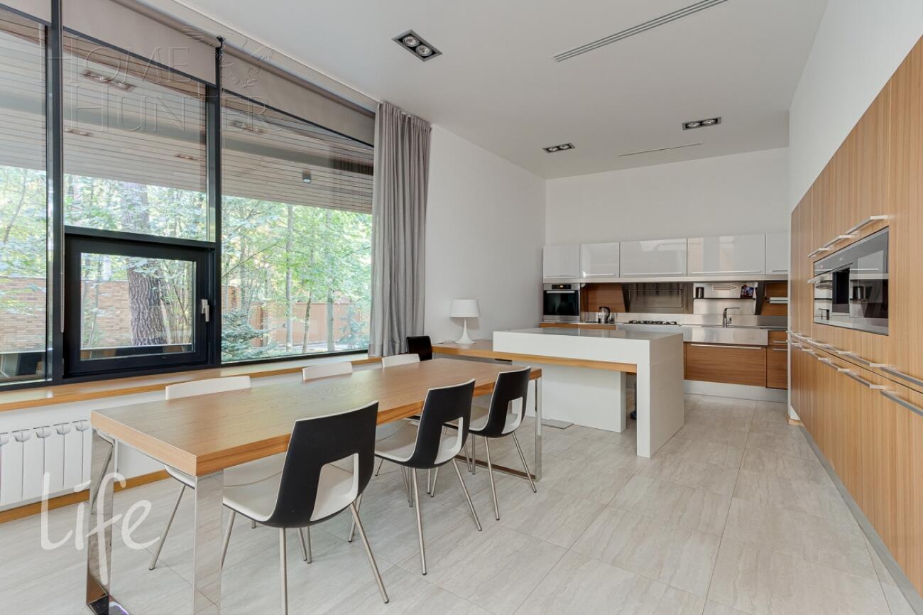 3-этажный коттедж 539 м² с отделкой