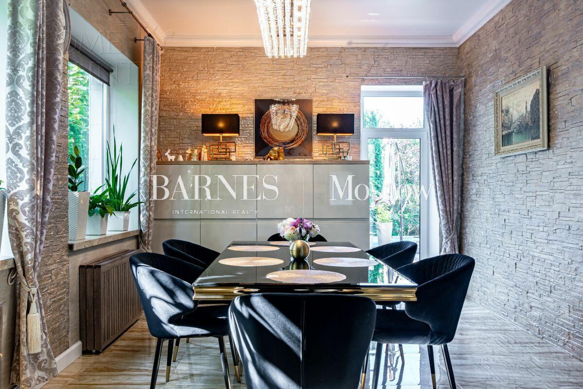 2-этажный коттедж 328 м² с отделкой