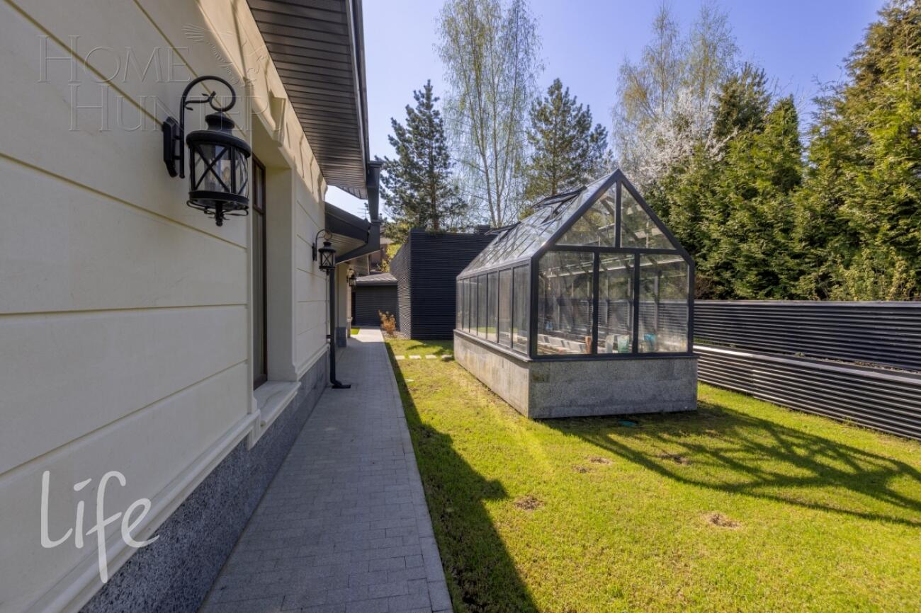 2-этажный коттедж 700 м² с отделкой