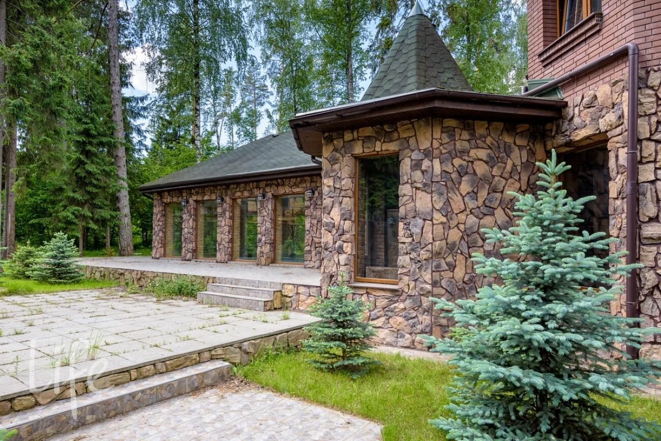 2-этажный коттедж 1 500 м² с отделкой