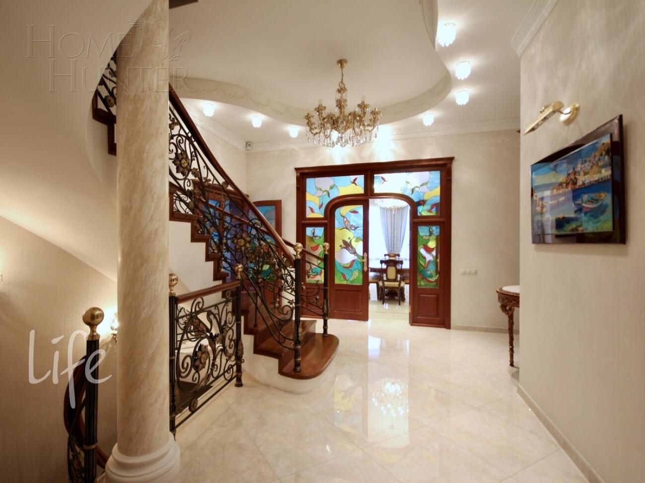 2-этажный коттедж 560 м² с отделкой