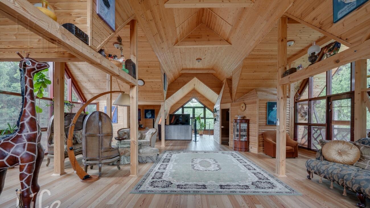 3-этажный коттедж 650 м² с отделкой