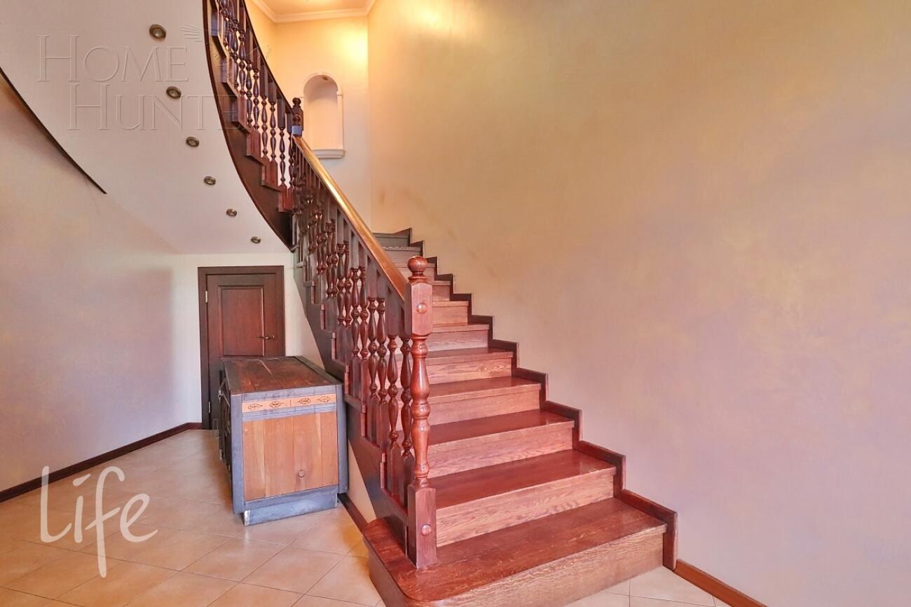 3-этажный таунхаус 408 м² с отделкой