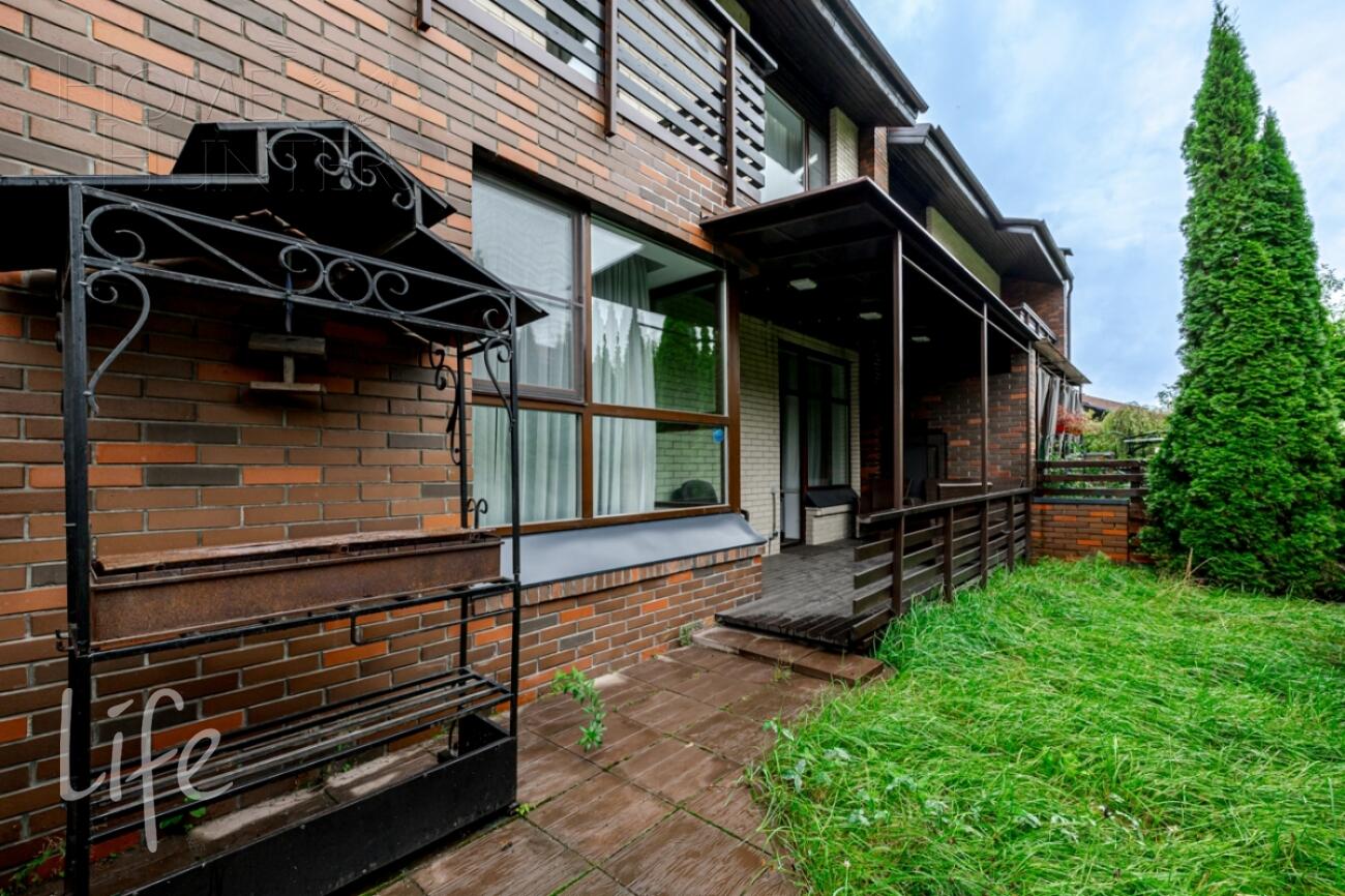 2-этажный таунхаус 220 м² с отделкой