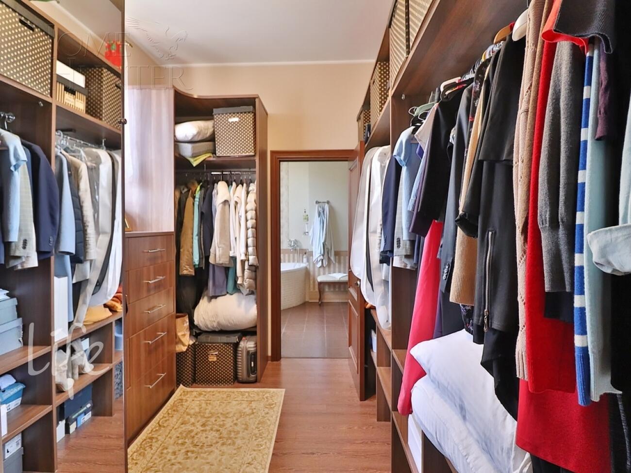 2-этажный таунхаус 345 м² с отделкой